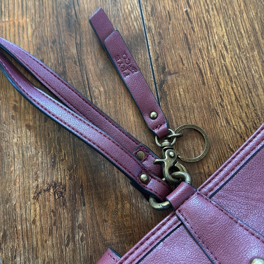Frye and co Tote Bag - Picture 2 of 8